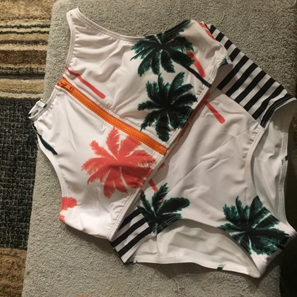 Other - LAST 1 Large (8) 🚨Palm Tree Front Zip Suit